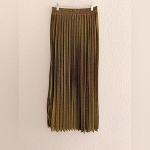 Chartou Shiny Gold Pleated Maxi Skirt | Flowing Metallic Statement Skirt